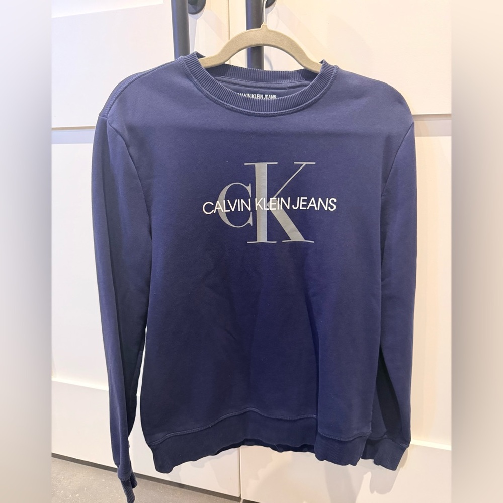 Calvin Klein Jeans women’s Crewneck in Deep Blue